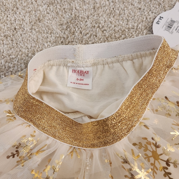 New with tags! Bundle of 2 Baby Girls Holiday Skirts size 0-3M - Picture 7 of 7